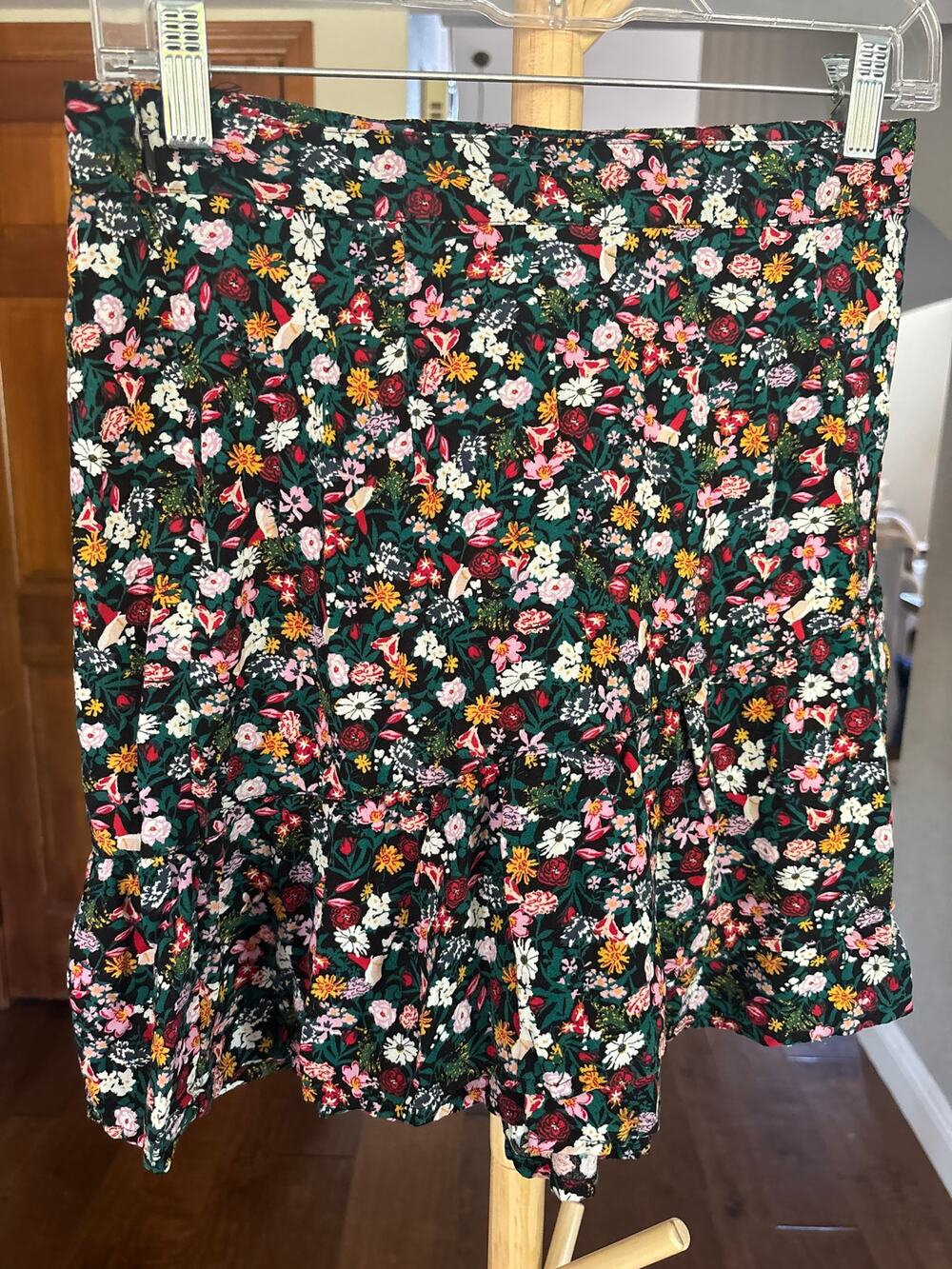 Roxy Black Colorful Floral Mini Skirt Womens M Viscose Tiered Boho Beach Surf